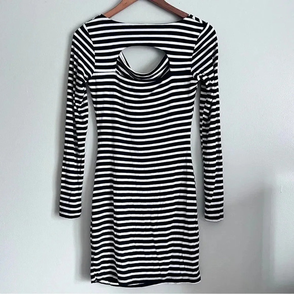 Soprano Dress Size Small - Picture 4 of 10